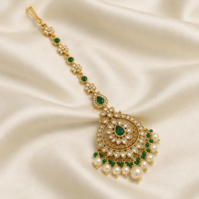 Begum Kundan Maang Tikka